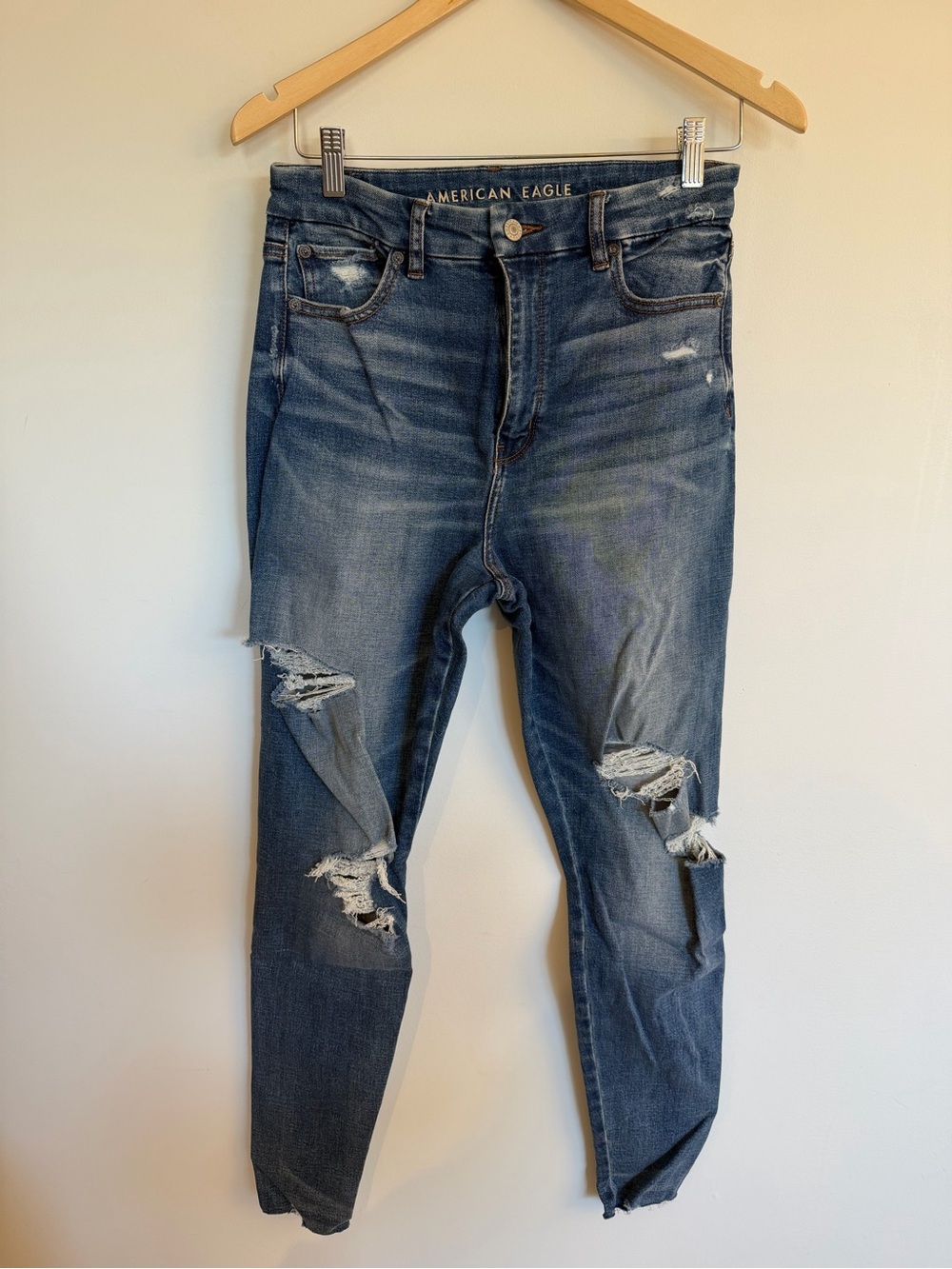 American Eagle Curvy Super High-Rise Jegging | Distressed Skinny Jeans | Size 6